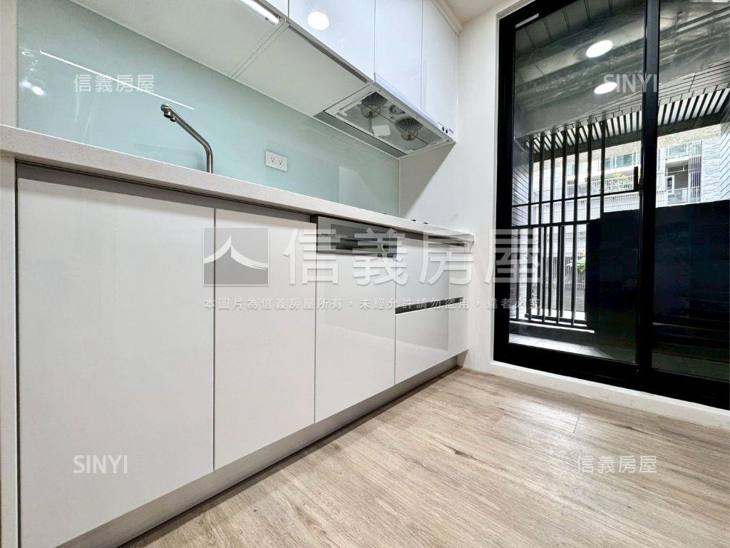 泓瑞順世代｜２房２衛平車房屋室內格局與周邊環境