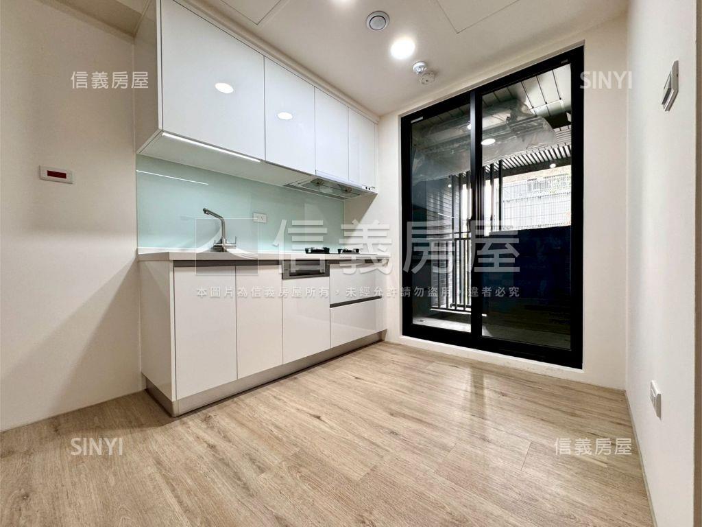 泓瑞順世代｜２房２衛平車房屋室內格局與周邊環境