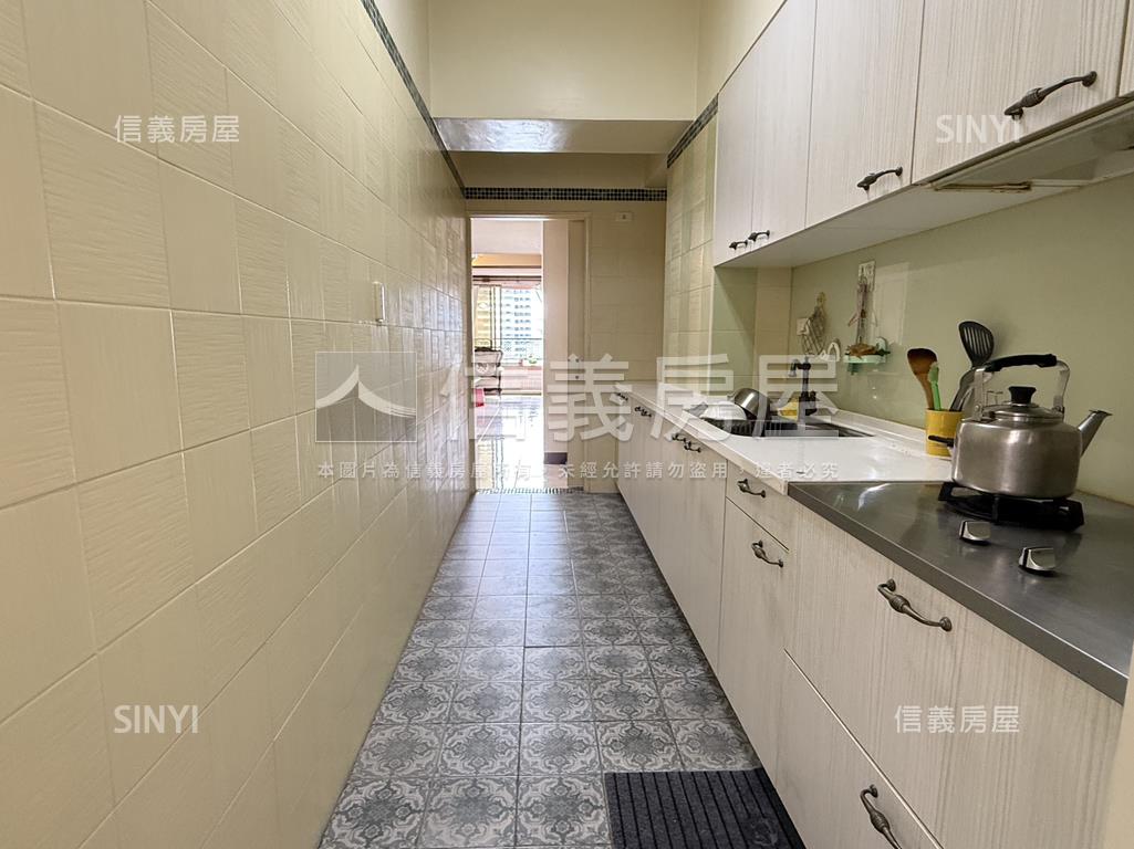 上頂至善成家美三房平車房屋室內格局與周邊環境