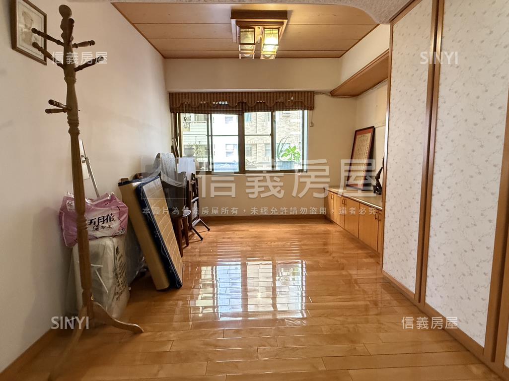 上頂至善成家美三房平車房屋室內格局與周邊環境
