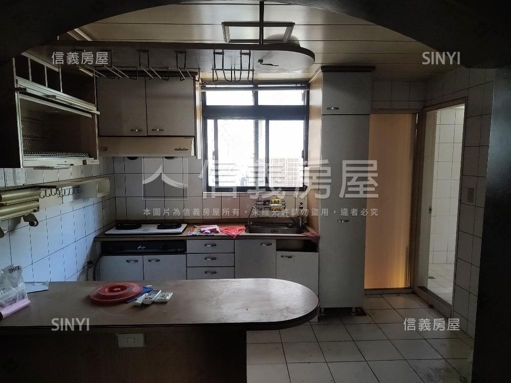 美崙公園旁二樓房屋室內格局與周邊環境