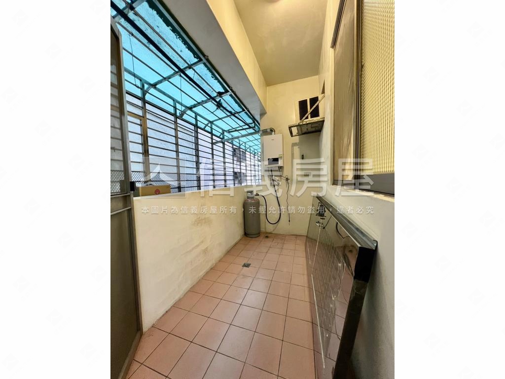 永康街華廈三房平面車位房屋室內格局與周邊環境