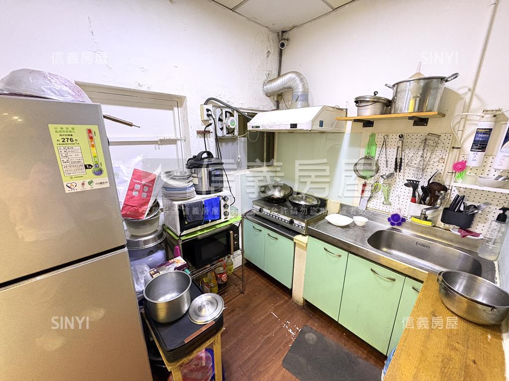 近火車站低總價收租店面房屋室內格局與周邊環境