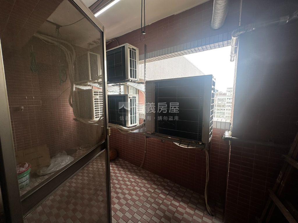 五期近捷運高樓景觀四房房屋室內格局與周邊環境