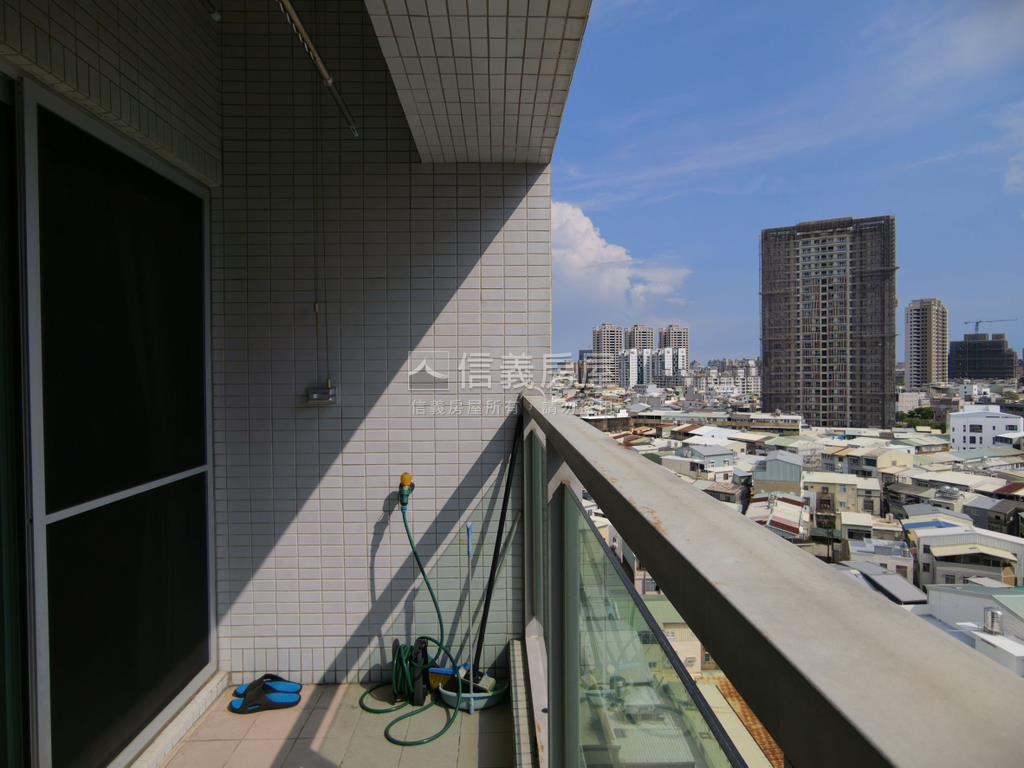 北區世紀三房平車房屋室內格局與周邊環境
