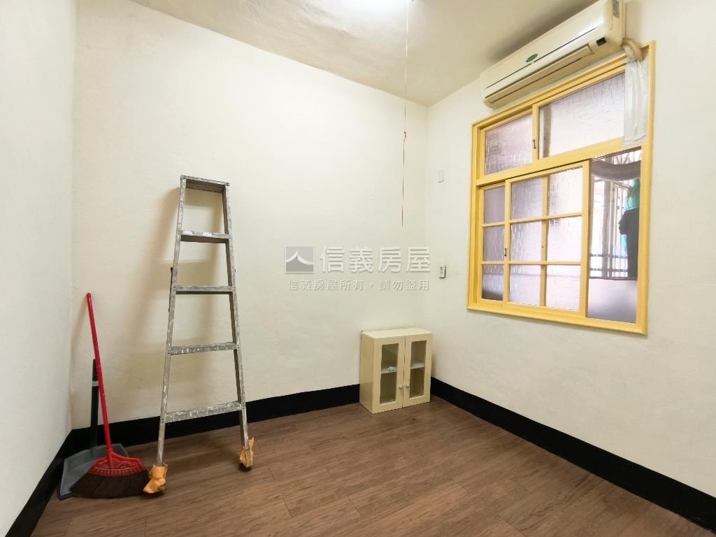 近捷運方正四樓頂加美寓房屋室內格局與周邊環境