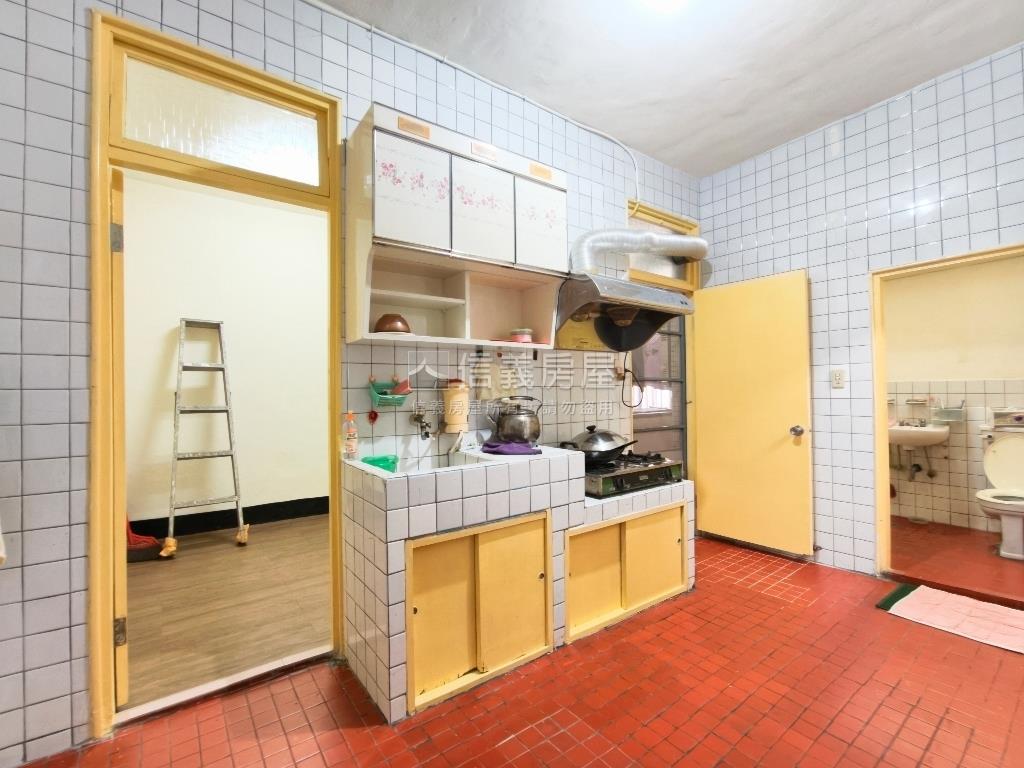 近捷運方正四樓頂加美寓房屋室內格局與周邊環境