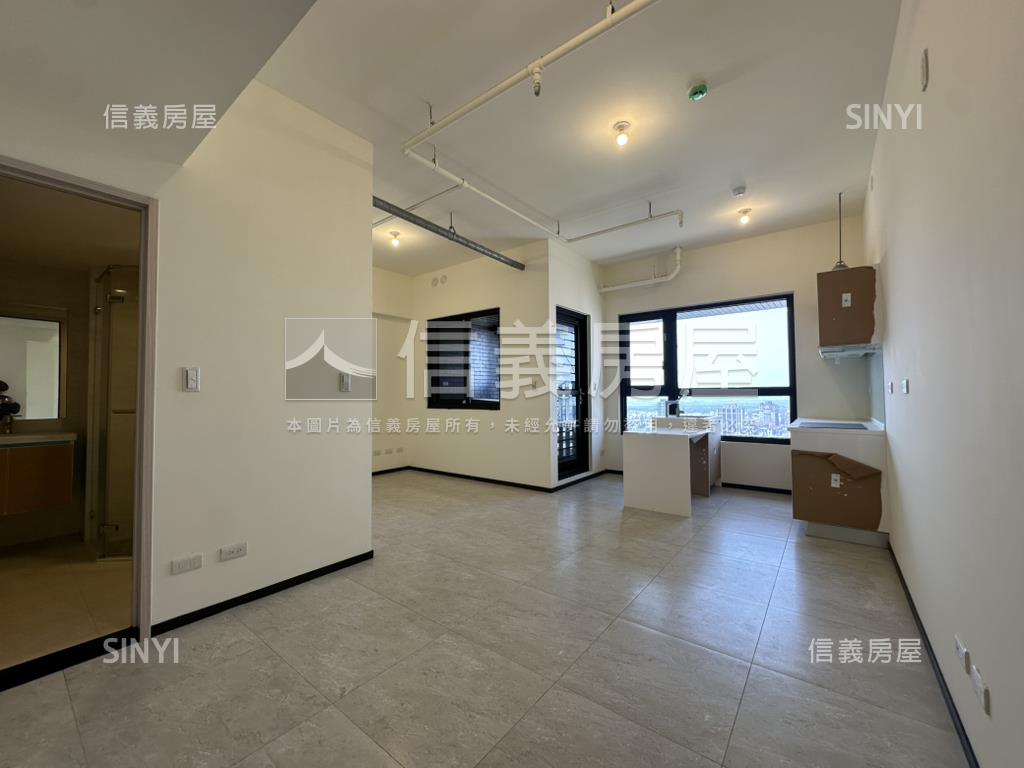 國平之巔次頂霸景平車宅房屋室內格局與周邊環境