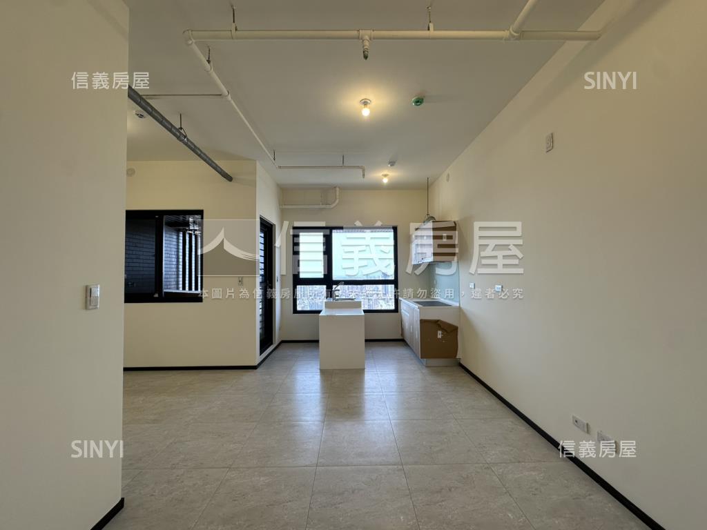 國平之巔次頂霸景平車宅房屋室內格局與周邊環境