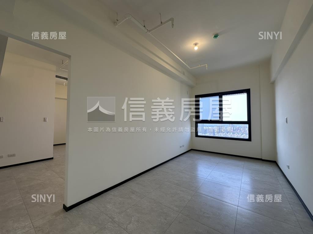 國平之巔次頂霸景平車宅房屋室內格局與周邊環境