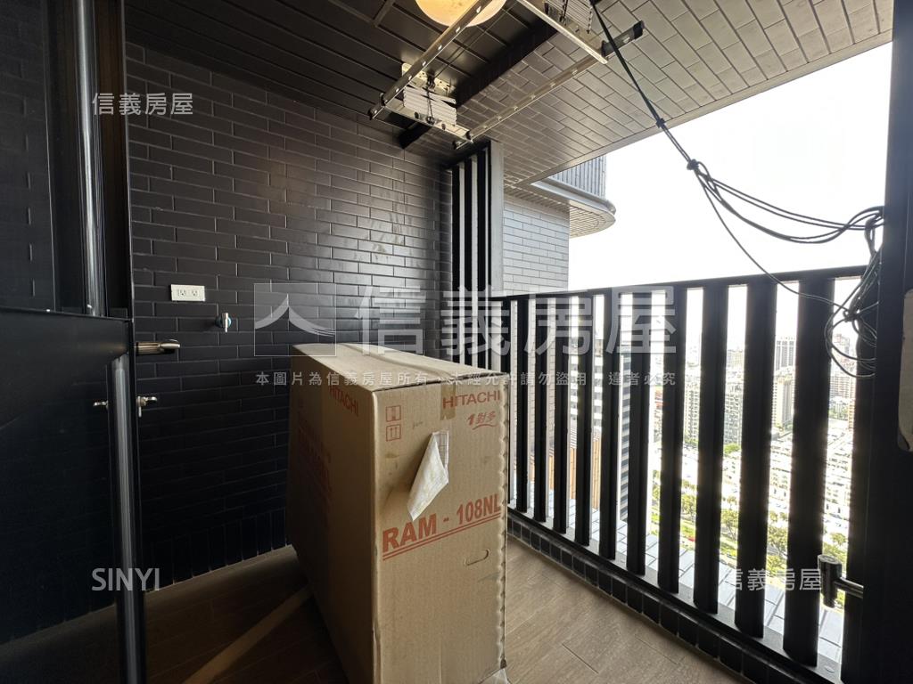 國平之巔次頂霸景平車宅房屋室內格局與周邊環境