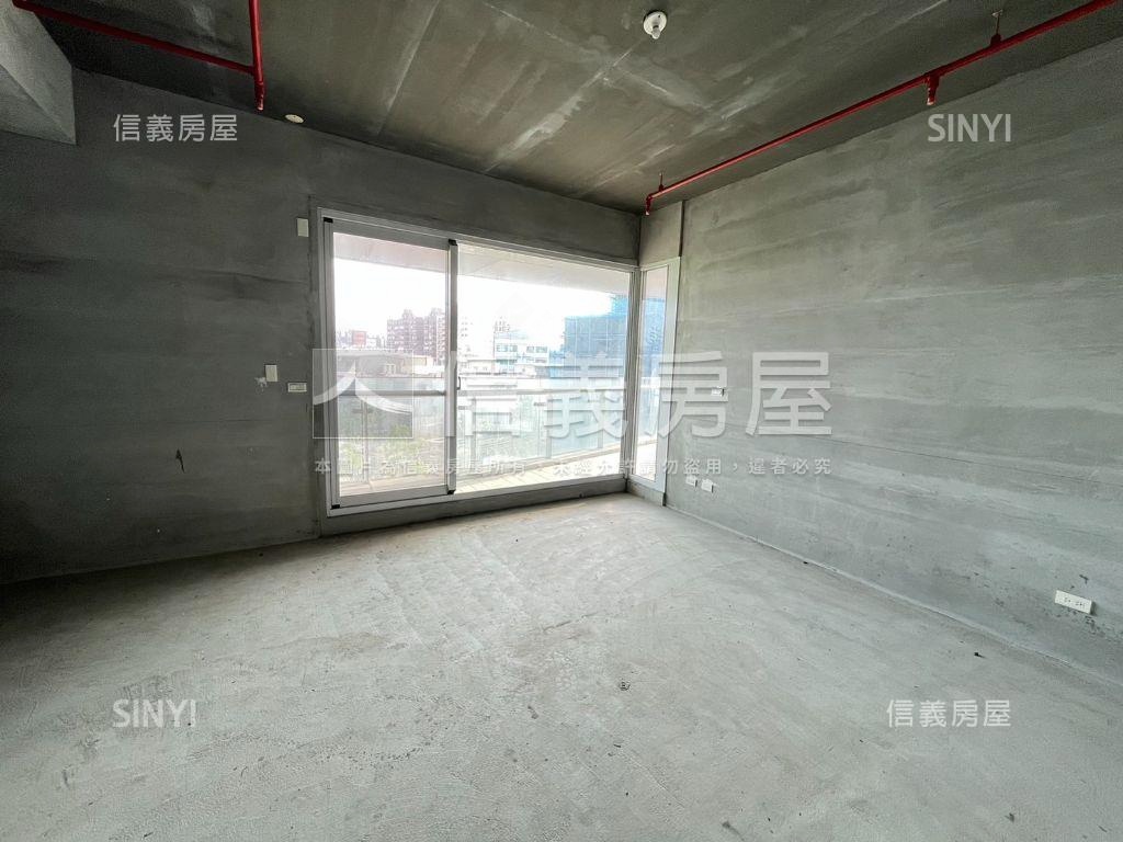 專任三房四衛浴附雙車位房屋室內格局與周邊環境