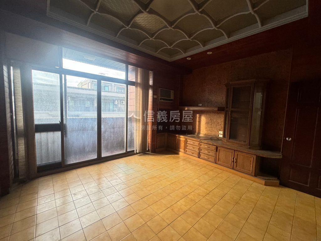 三官路｜華麗家園臨路透天房屋室內格局與周邊環境