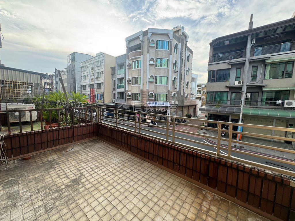 三官路｜華麗家園臨路透天房屋室內格局與周邊環境