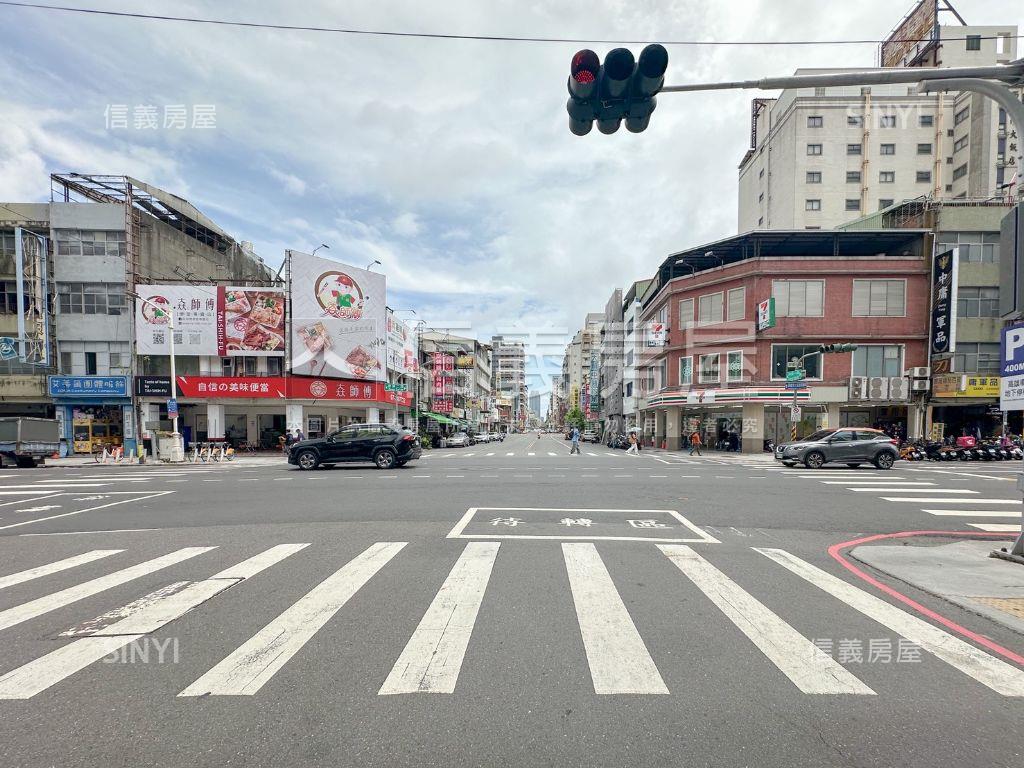 獨家高雄火車站出口大透天房屋室內格局與周邊環境