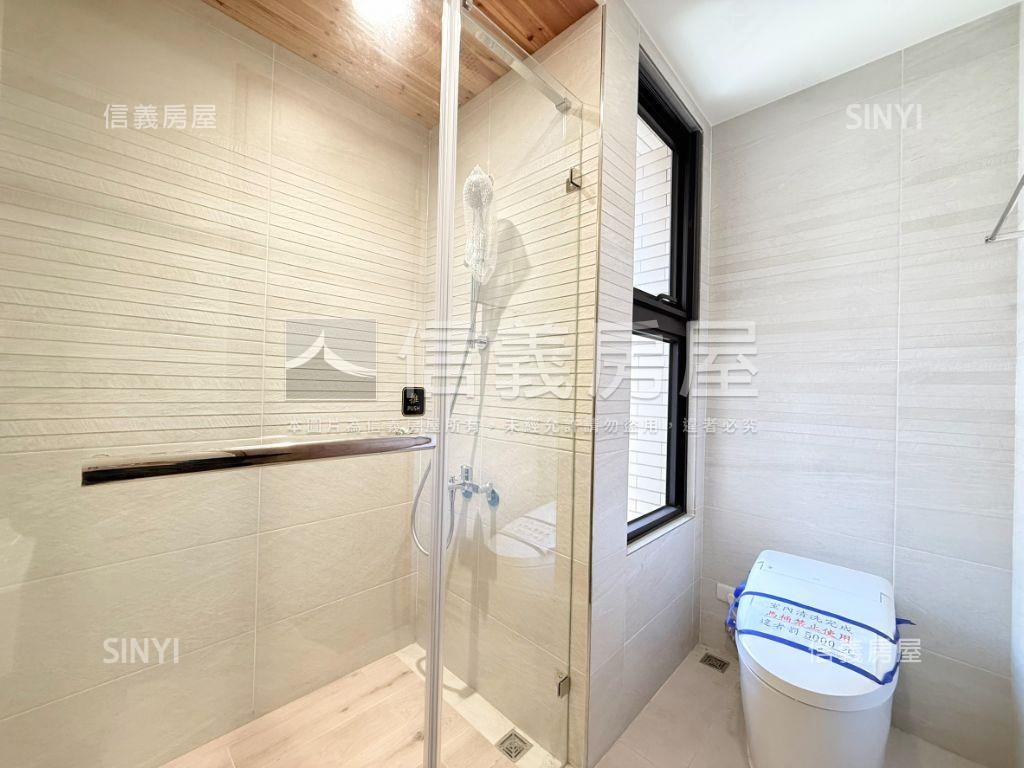 鳳凰康澤未住過四房車位房屋室內格局與周邊環境