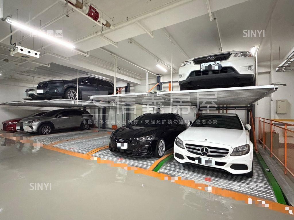 鳳凰康澤未住過四房車位房屋室內格局與周邊環境