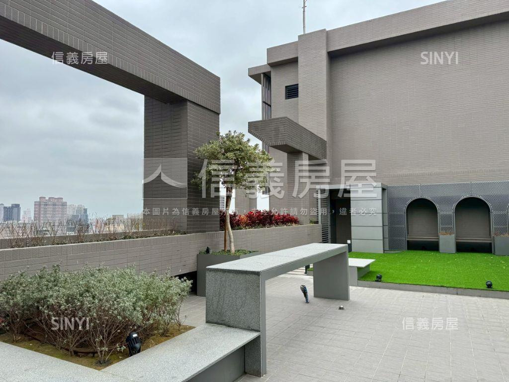 近巨城生活圈４３３好三房房屋室內格局與周邊環境