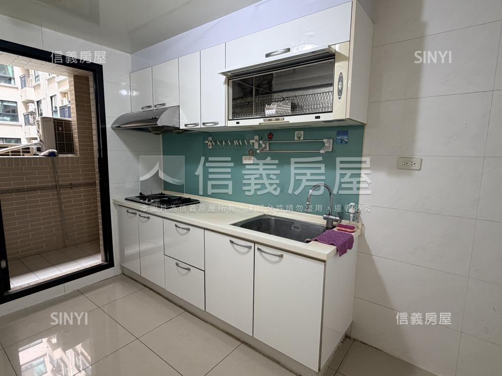帝心明亮兩房兩衛平車房屋室內格局與周邊環境