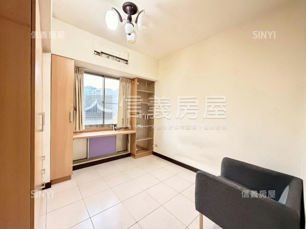 健華新城寧靜樹景３房車位房屋室內格局與周邊環境