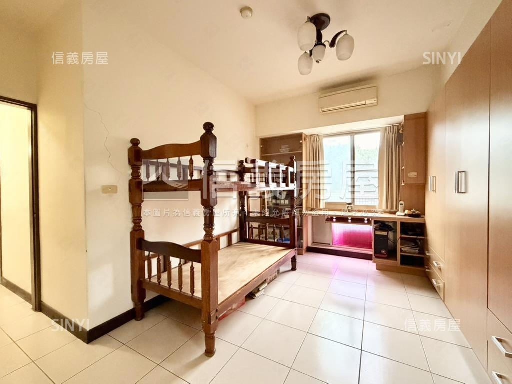 健華新城寧靜樹景３房車位房屋室內格局與周邊環境