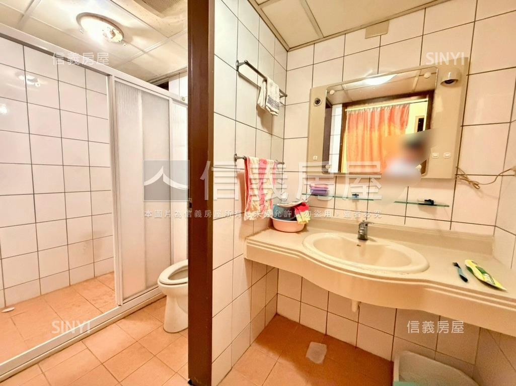 健華新城寧靜樹景３房車位房屋室內格局與周邊環境