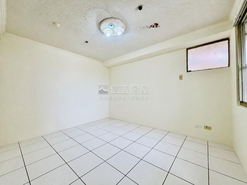 新青安文華高中高樓兩房房屋室內格局與周邊環境