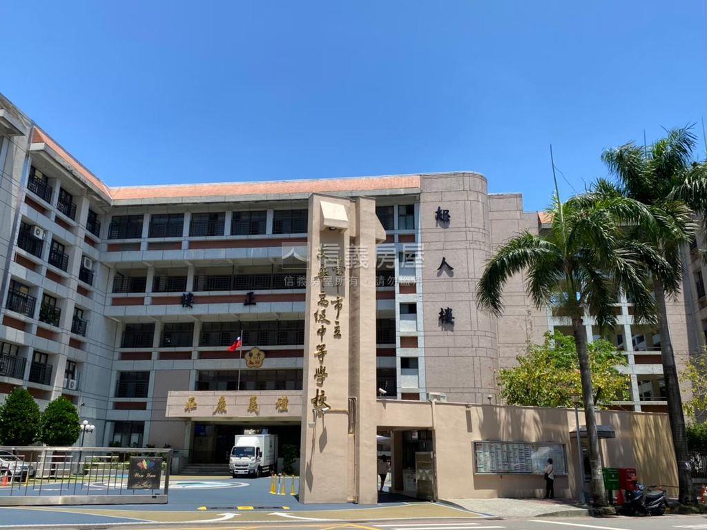 新青安文華高中高樓兩房房屋室內格局與周邊環境
