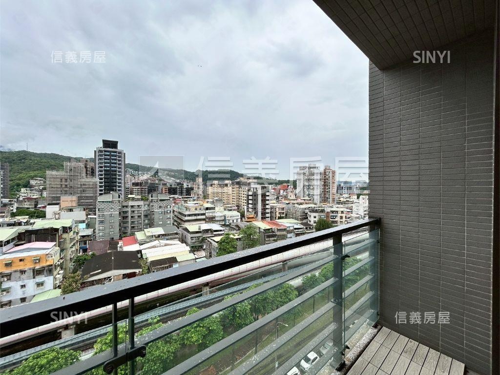 奇岩捷運好景觀房屋室內格局與周邊環境