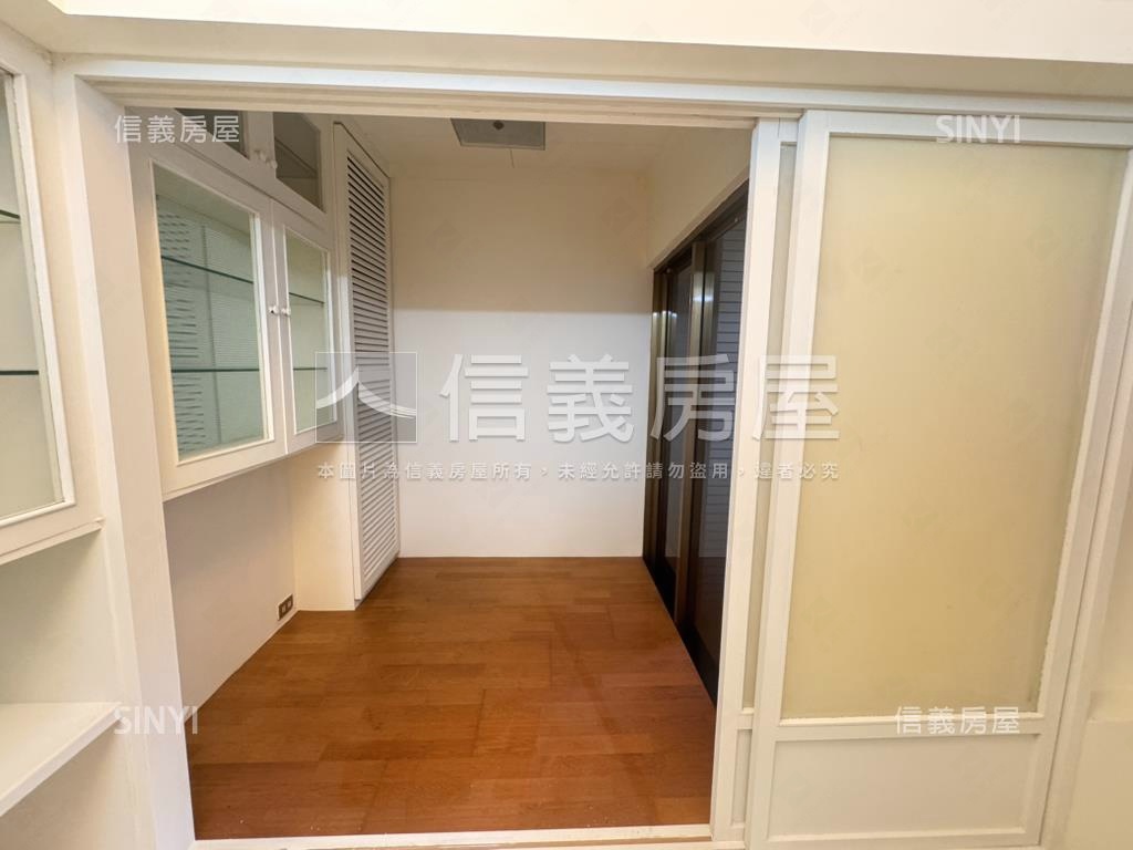 專任華爾滋電梯小資族２房房屋室內格局與周邊環境