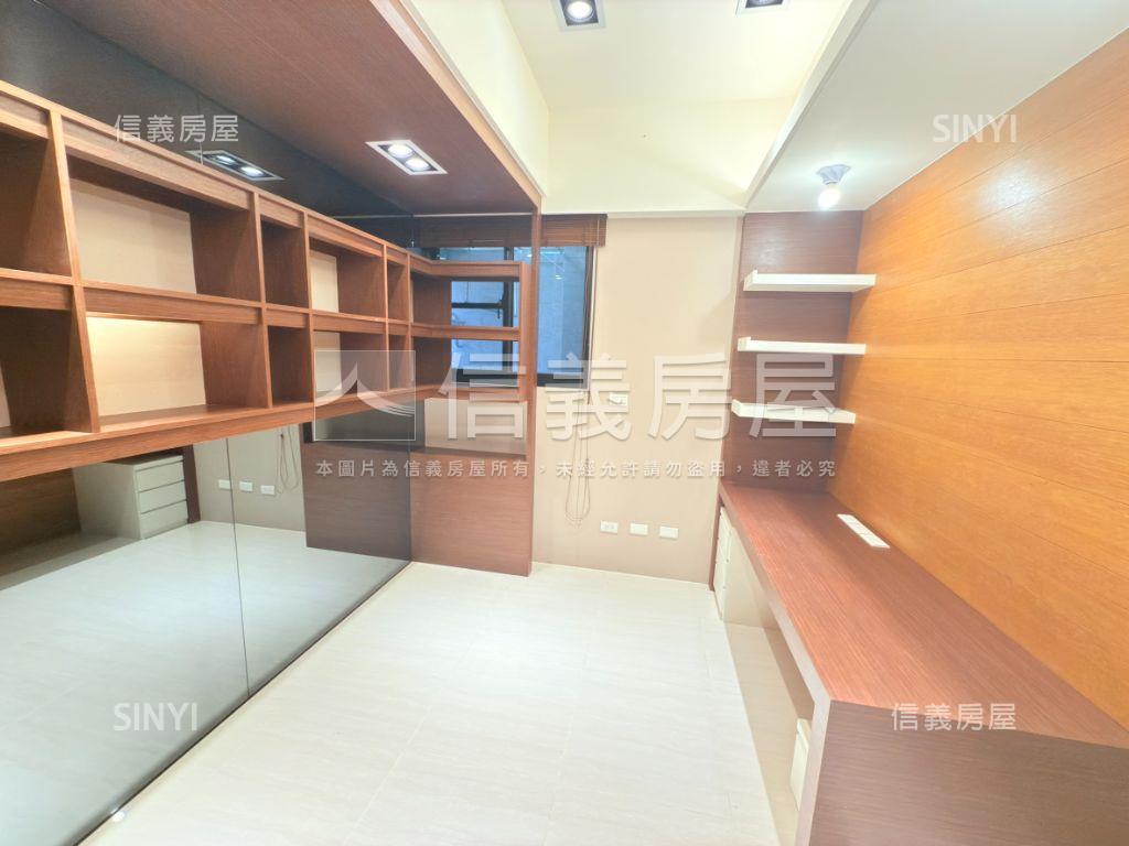 國聚知青三房美屋平面車位房屋室內格局與周邊環境