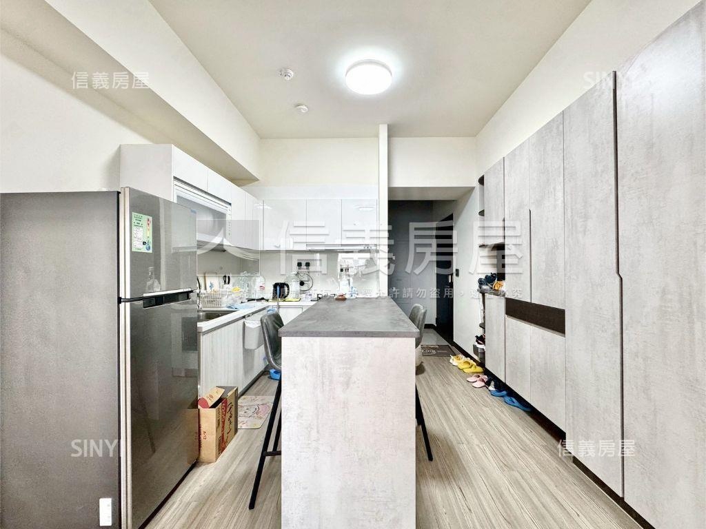 近高科大屋齡四年三房平車房屋室內格局與周邊環境