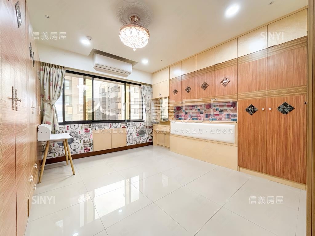 國家美術館四房平車房屋室內格局與周邊環境