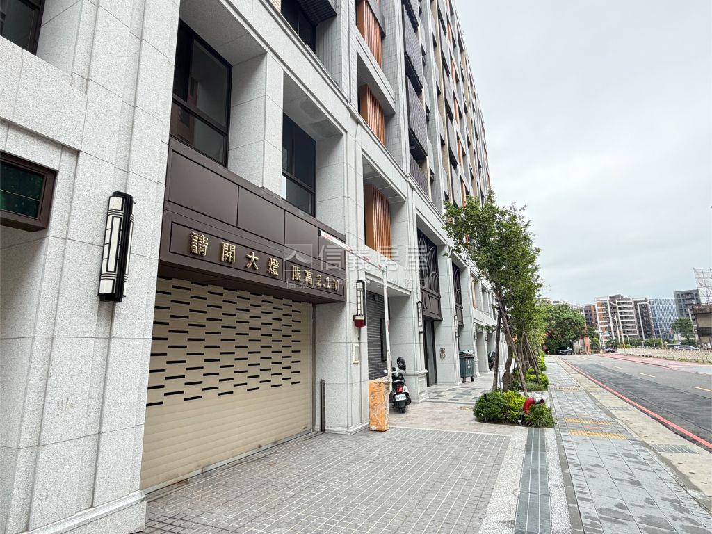 耘山２房２衛車位房屋室內格局與周邊環境
