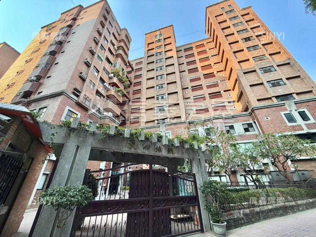 近捷運★文心綠映三房房屋室內格局與周邊環境