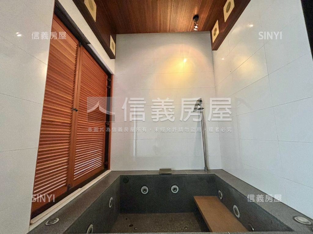 巨蛋凹子底大地坪豪宅別墅房屋室內格局與周邊環境