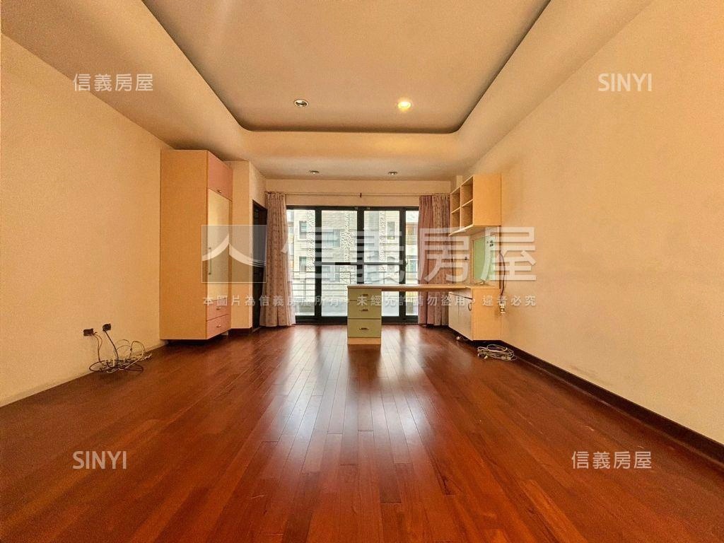 巨蛋凹子底大地坪豪宅別墅房屋室內格局與周邊環境