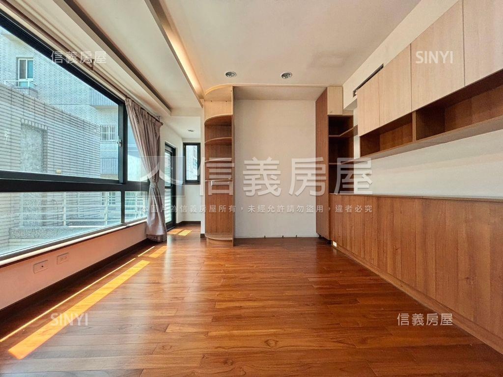 巨蛋凹子底大地坪豪宅別墅房屋室內格局與周邊環境