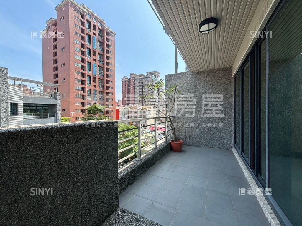 巨蛋凹子底大地坪豪宅別墅房屋室內格局與周邊環境