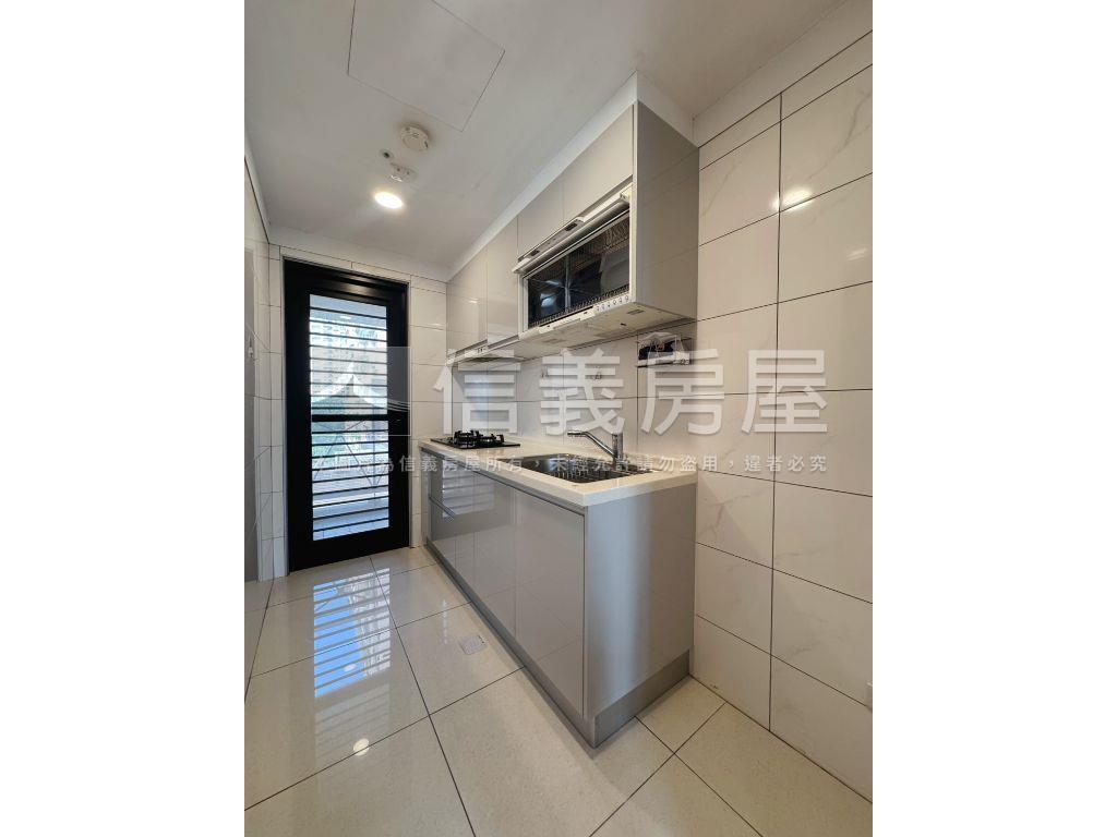 ⭐康寧街美妝三房＋車位⭐房屋室內格局與周邊環境