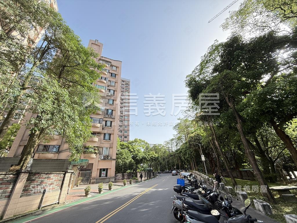 近北流商圈邊間一樓店辦住房屋室內格局與周邊環境