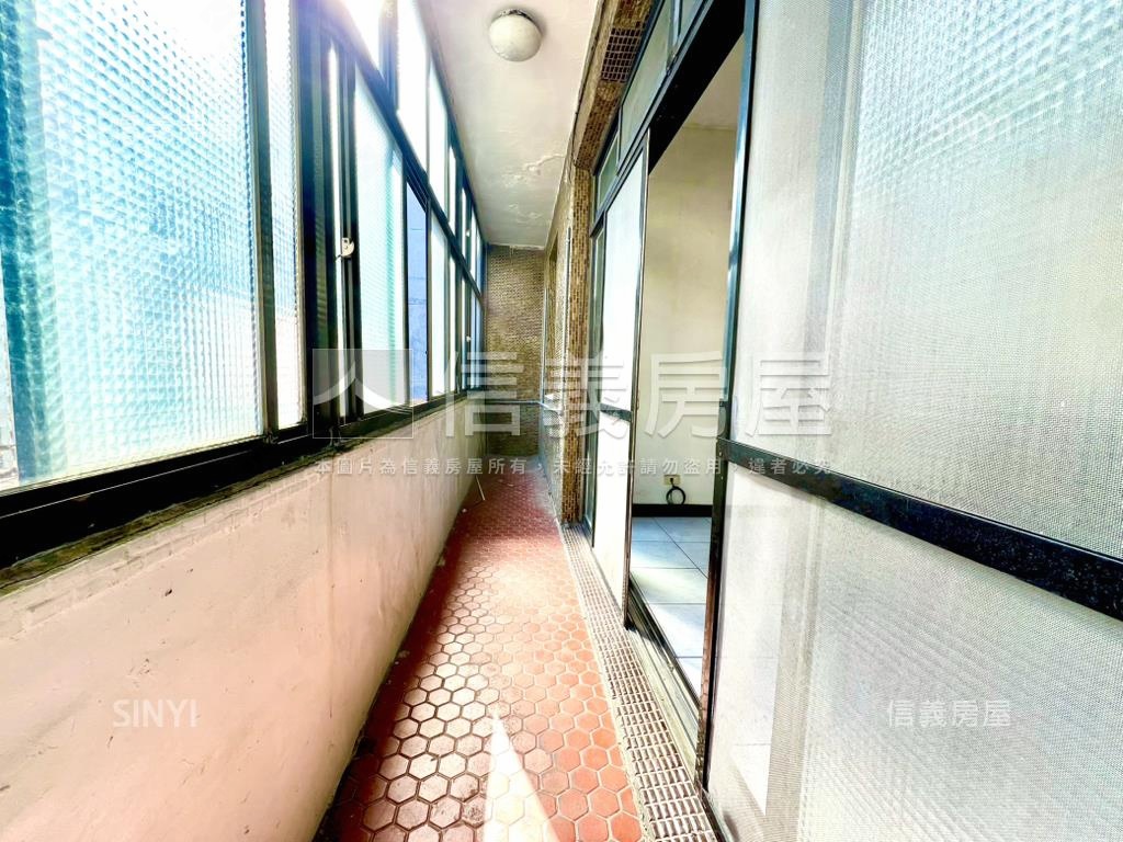 近景安站採光大空間房屋室內格局與周邊環境