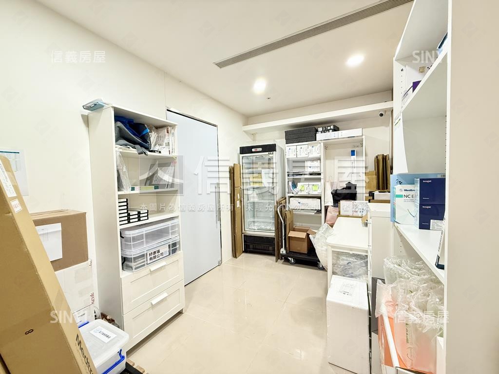 近捷運·學區臨馬路金店辦房屋室內格局與周邊環境