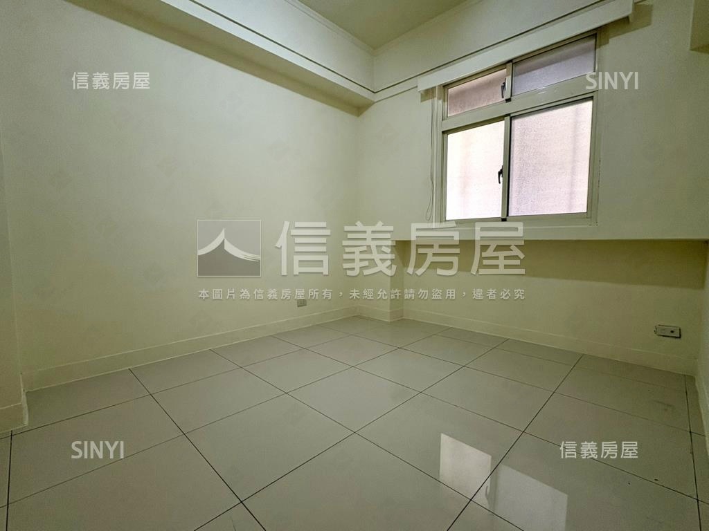 新店中正電梯優質挑高一樓房屋室內格局與周邊環境