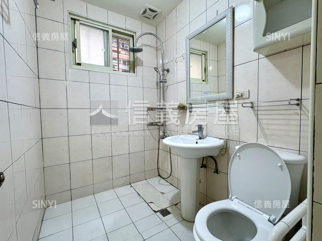 新店中正電梯優質挑高一樓房屋室內格局與周邊環境