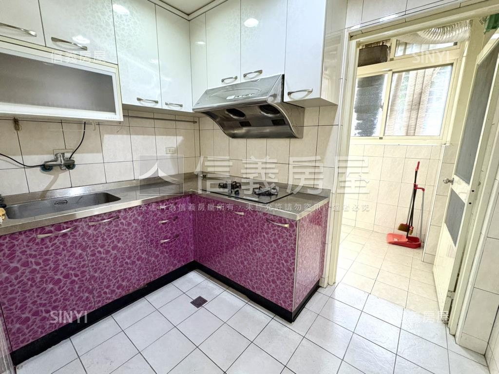 新店中正電梯優質挑高一樓房屋室內格局與周邊環境