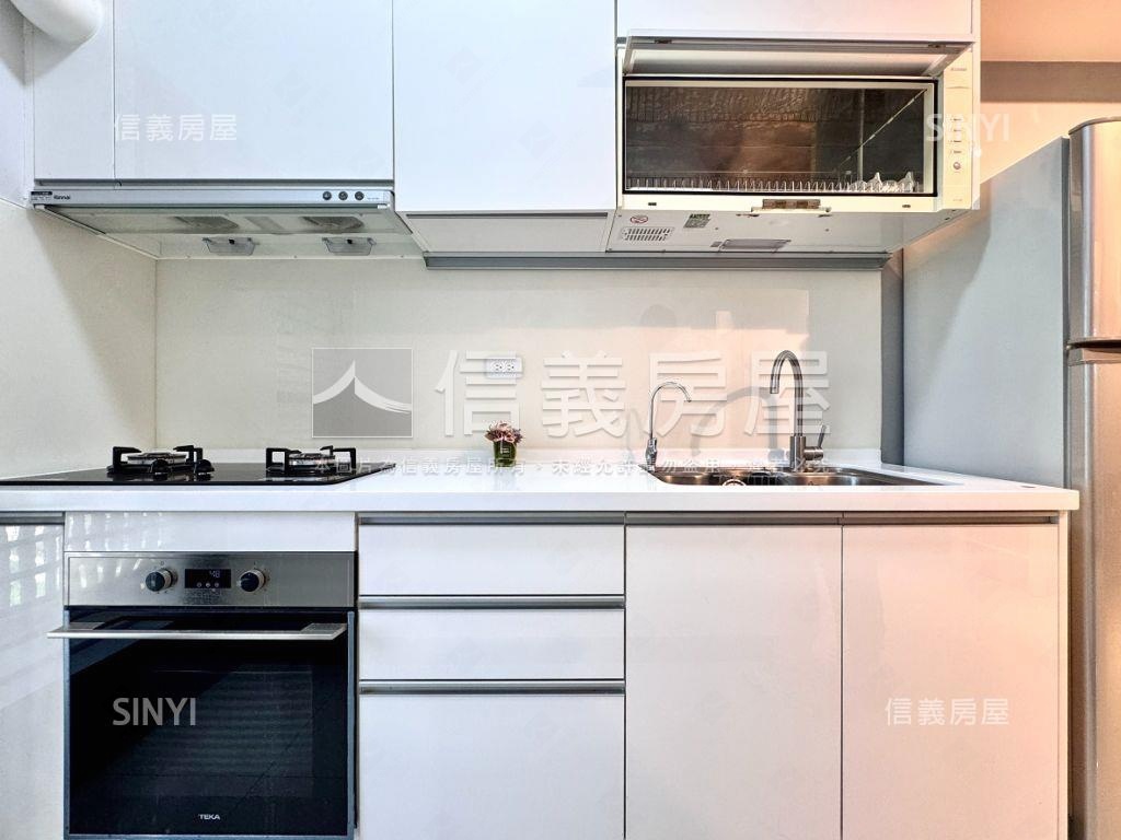 公園首排邊間三房車位房屋室內格局與周邊環境