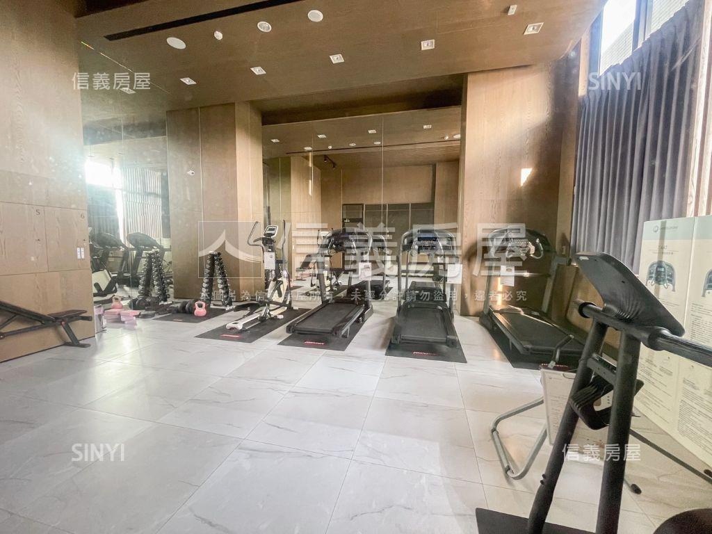 公園首排邊間三房車位房屋室內格局與周邊環境