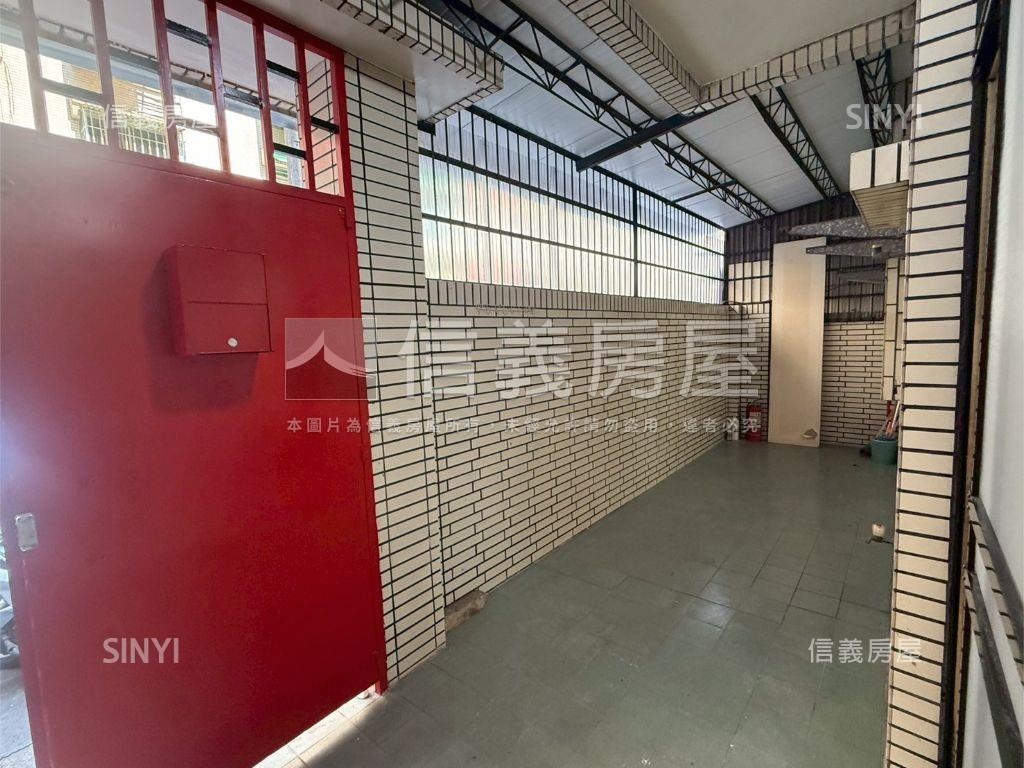 近捷運面寬方正一樓房屋室內格局與周邊環境