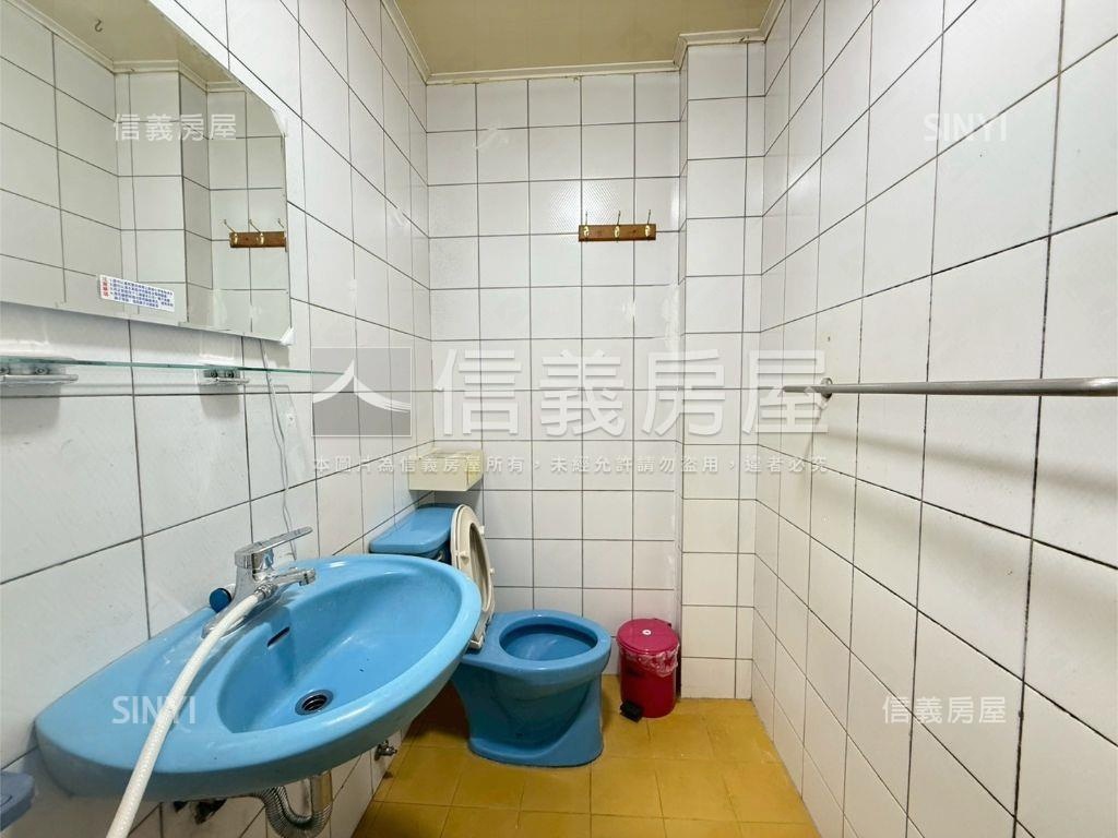 近捷運面寬方正一樓房屋室內格局與周邊環境